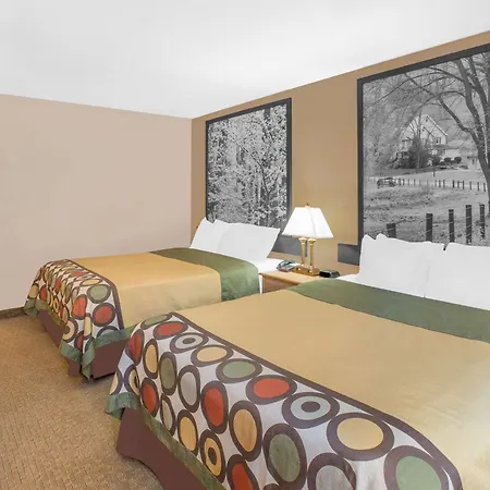 Super 8 By Wyndham Seville-2