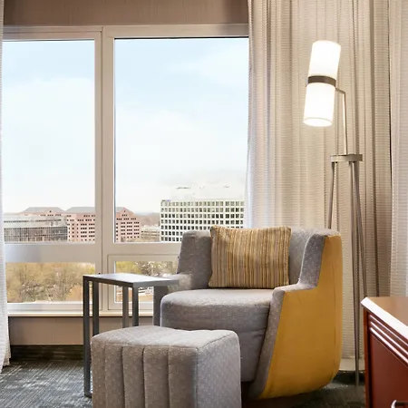 Courtyard By Marriott Tysons Mclean-3