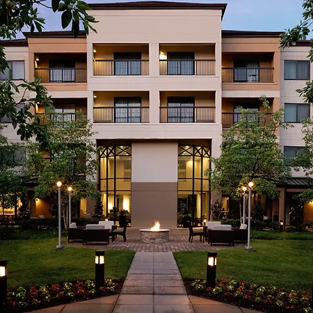 Courtyard By Marriott Springfield-3