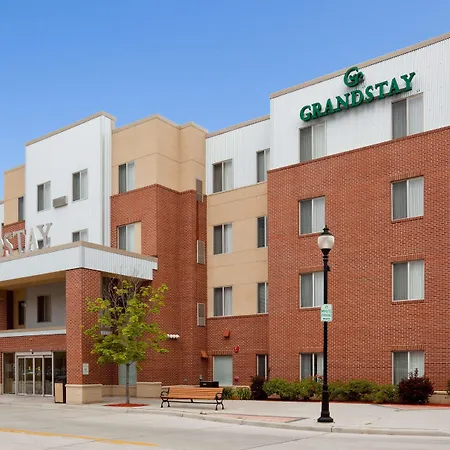 Grandstay Hotel & Suites Downtown Sheboygan-3