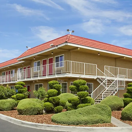Days Inn By Wyndham Turlock-2