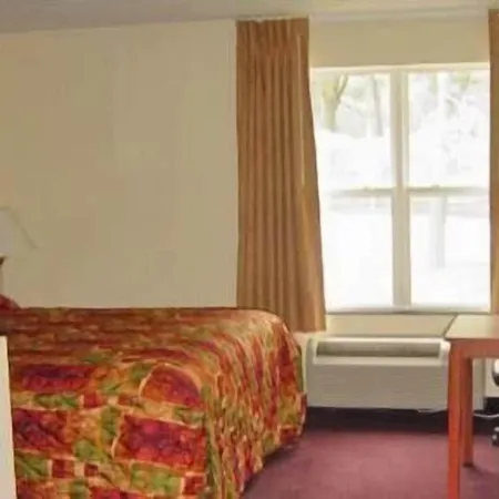 Hometown Inn & Suites-3
