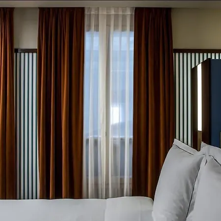 Hotel Du Rond-Point Des Champs-Elysees - Esprit De France-3