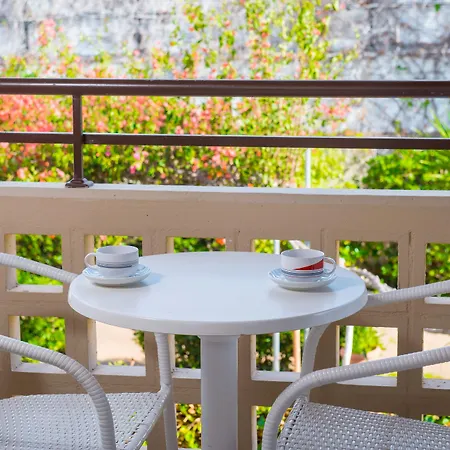 Primavera Beach Hotel Studios & Apartments-2
