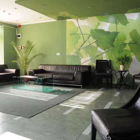 Green Hotel Budapest-2