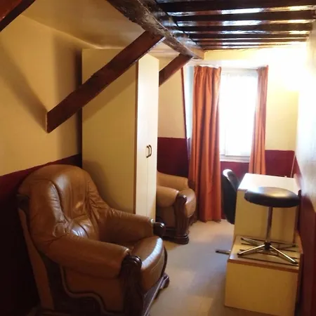Hotel Du Pont Neuf-3