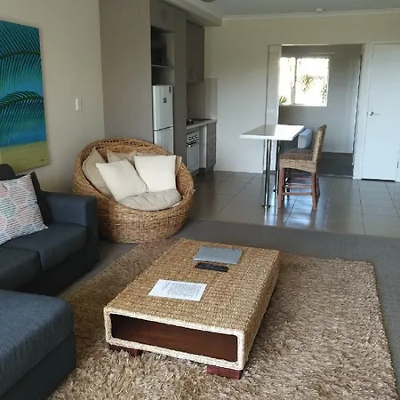 Airlie Central Apartments-2