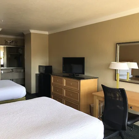 Lake Point Lodge-2