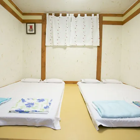 Bukchonmaru Hanok Guesthouse-3