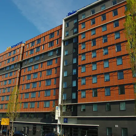 greet hotel Paris Nord 18è-3