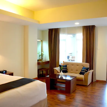 Eastern Palace Hotel-2