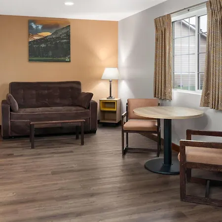 Days Inn & Suites By Wyndham Spokane Airport Airway Heights-3