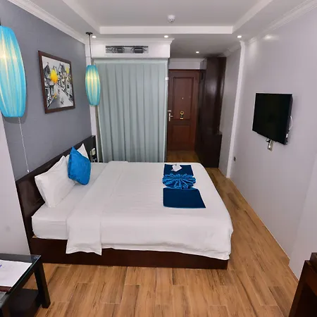 Bella Premier Hotel & Rooftop Skybar-2