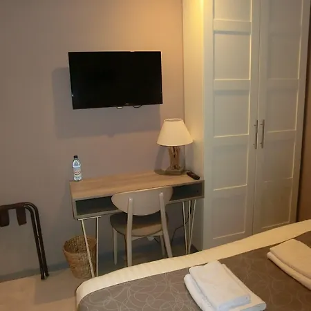Hotel Sur Le Quai-3