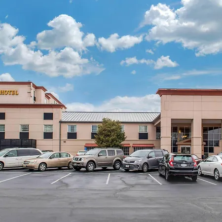 Quality Hotel Conference Center Cincinnati Blue Ash-2