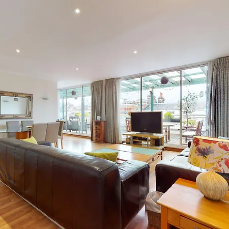 Hertford Court-2