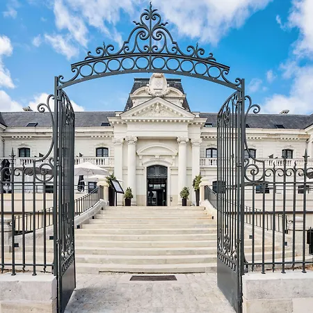 Best Western Premier Hotel de la Cite Royale-3