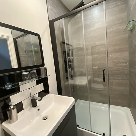 Harlestone Retreat (Adults Only)-3