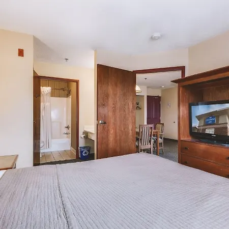 Norwood Inn & Suites Merrillville-3