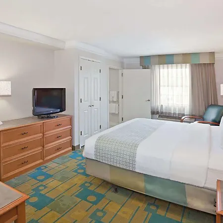 Norwood Inn & Suites Merrillville-2