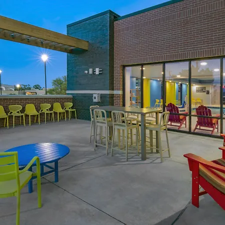 Tru By Hilton Omaha I 80 At 72Nd Street, Ne-2