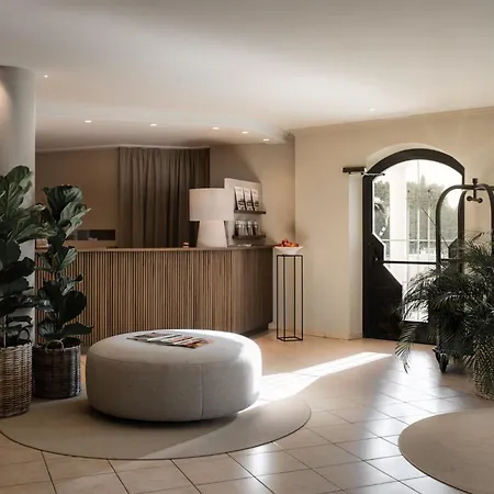Lingers Suites & Residence-3