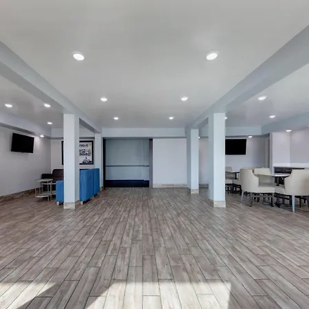 Super 8 By Wyndham Fort Worth Entertainment District-2
