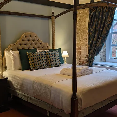 Hitchin Priory Hotel-3