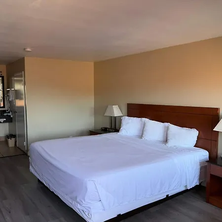 Travelodge By Wyndham Hemet Ca-3