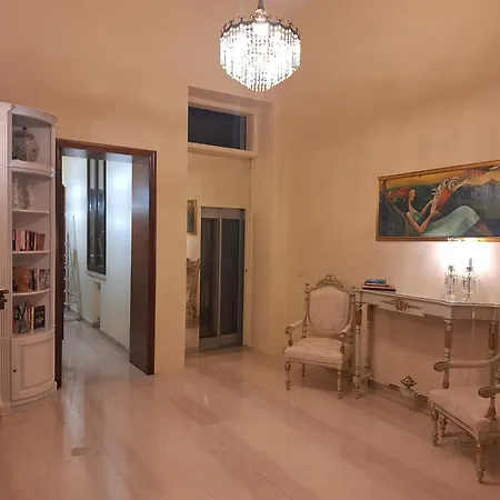 Dimora Charleston Lecce parcheggio privato in loco gratis-3