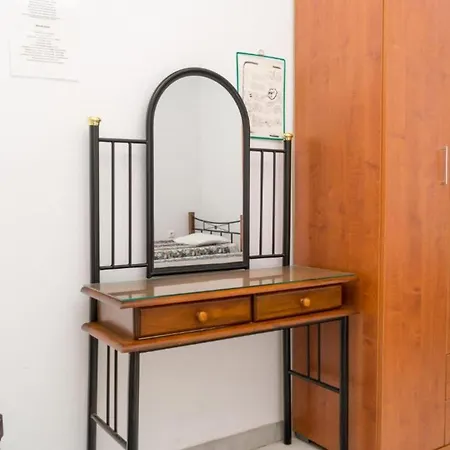 Anna'S Studios & Apartments-3
