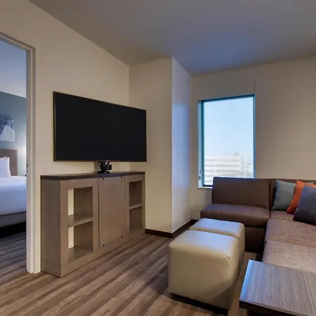 Hyatt House Oak Brook-2