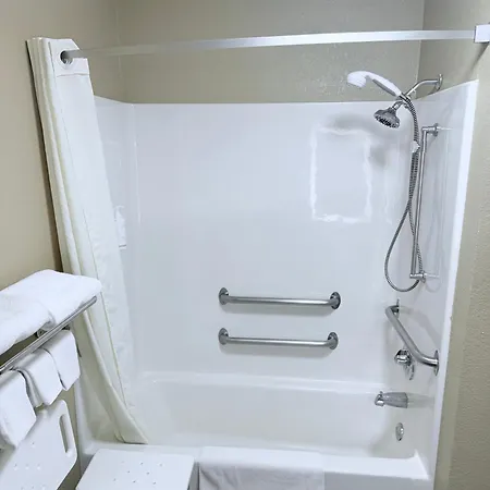 Super 8 By Wyndham Fond Du Lac-3