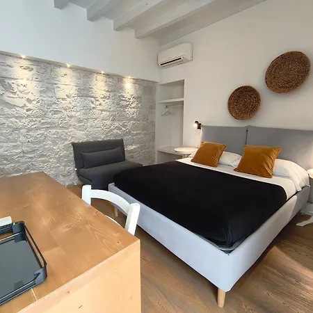 La Maison-2