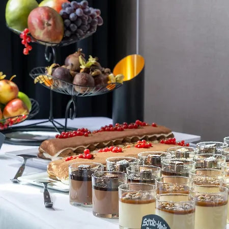 Holiday Inn Frankfurt Airport By Ihg-2