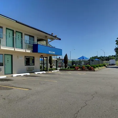 Rodeway Inn Fort Smith I-40-2