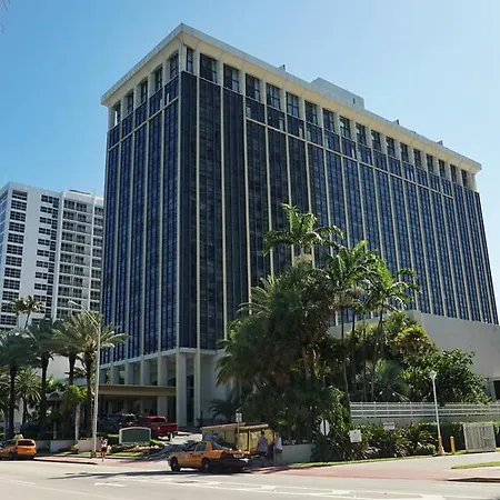 Miami Beach Resort & Spa-3
