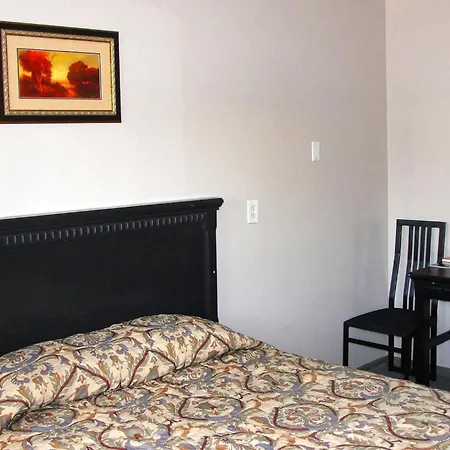 Motel 8 Plus-3