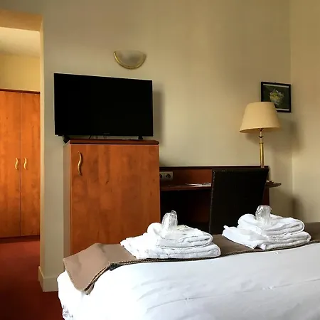 Hotel De Paris-3