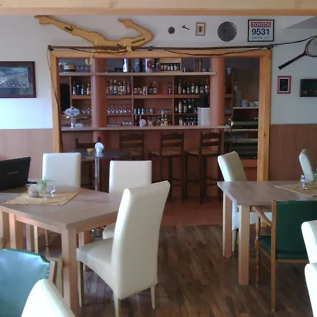 Hotel zur Sportsbar-3