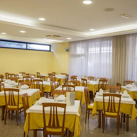 Hotel International-2