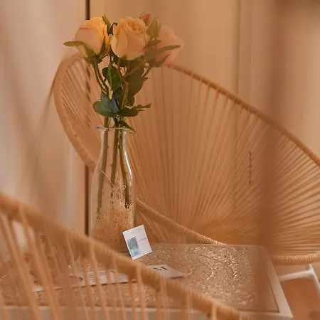 Lainez Rooms & Suites-3