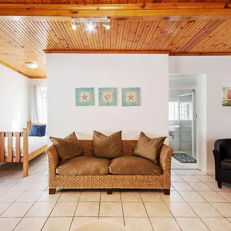 Emabaleni Guest House Pty Ltd-2