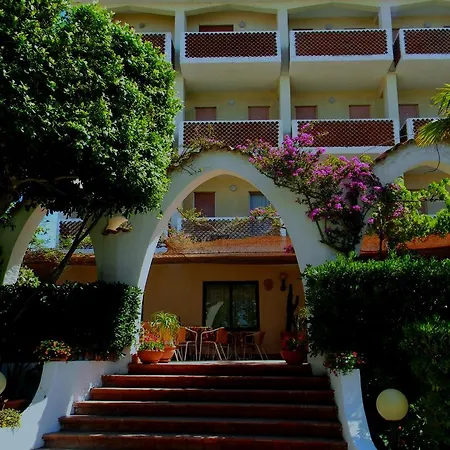 Hotel Punta Faro-2