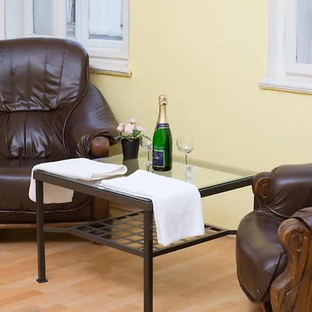 Hotel Praha Club Bed & Breakfast-3
