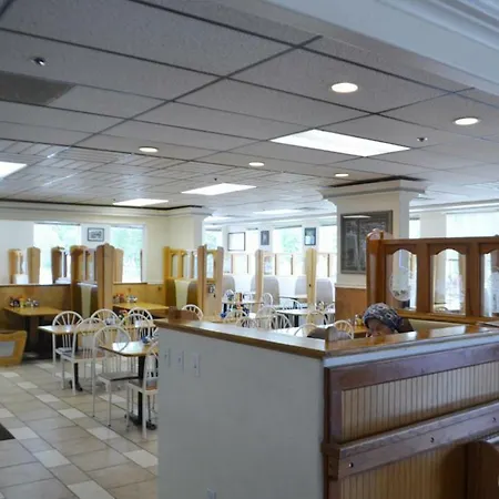 Valley Hotel & 24/7 Open Cafe-3