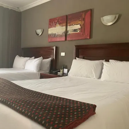 Royal Hotel-2