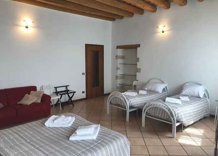 Ai Leoni Hotel Verona