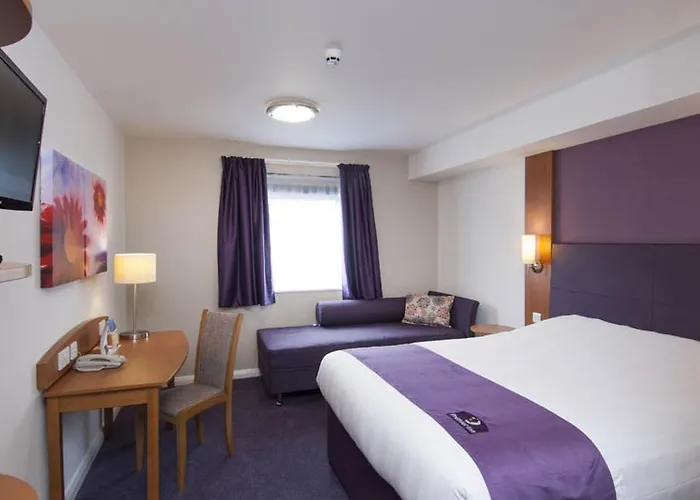Premier Inn Edinburgh Central