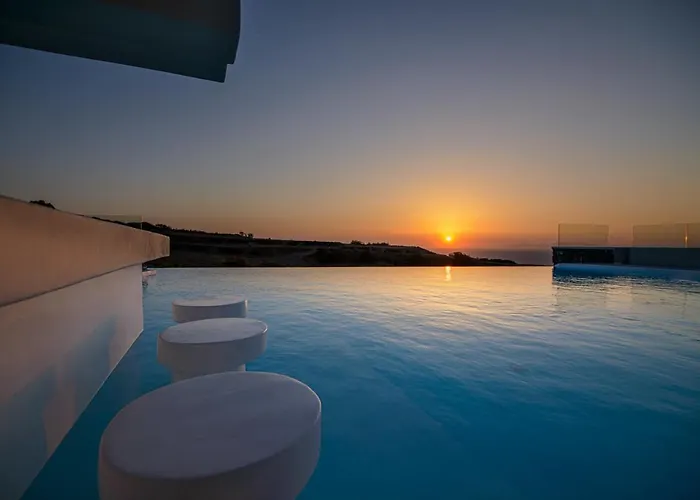 Adorno Oia Hotel